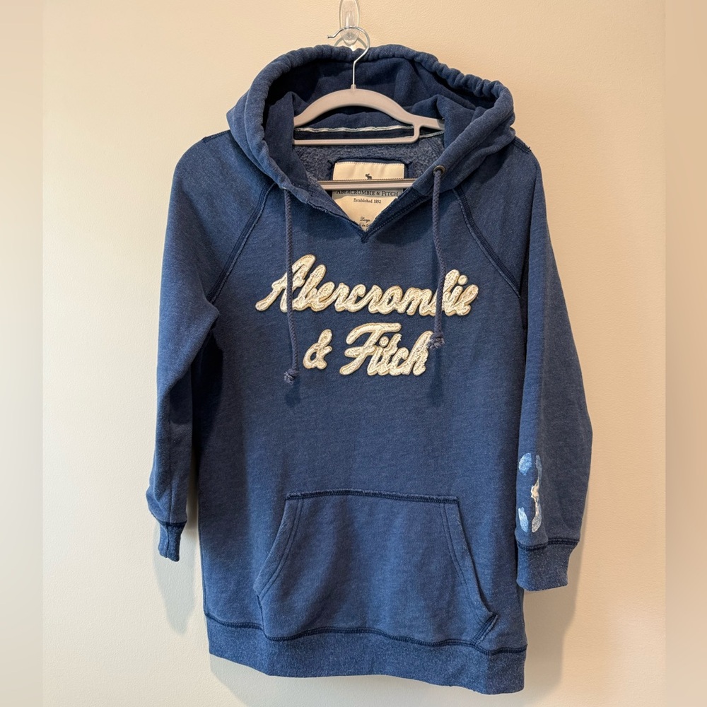 Abercrombie & Fitch blue pullover hoodie with v-neck 3/4 sleeves size vintage L